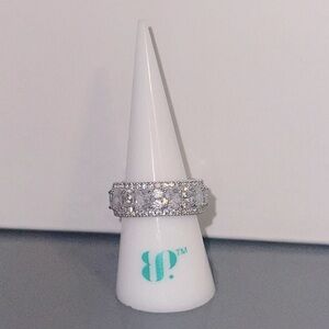 New Bomb Party “With Stars In Her Eyes” Ring Size 8 RG95550